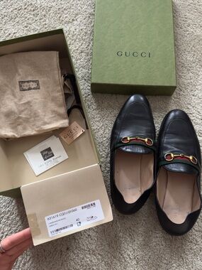 Gucci Black Leather Men’s Horsebit Slip-On Loafers with Green-Red Web